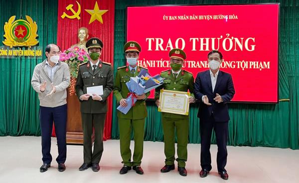 Quảng Trị: Thưởng nóng thành tích bắt vụ vận chuyển 10kg ma túy đá và 4 bánh heroin