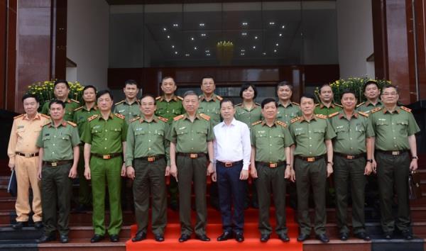 Bộ trưởng Bộ Công an Tô Lâm thăm, chúc Tết Công an TP Đà Nẵng và Bệnh viện 199