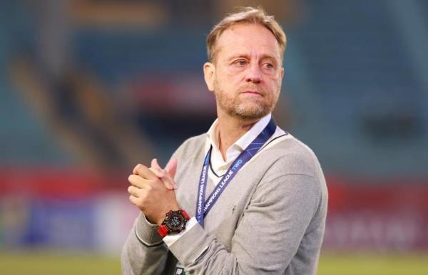 CLB Công an Hà Nội gia hạn với HLV Polking và ê kíp