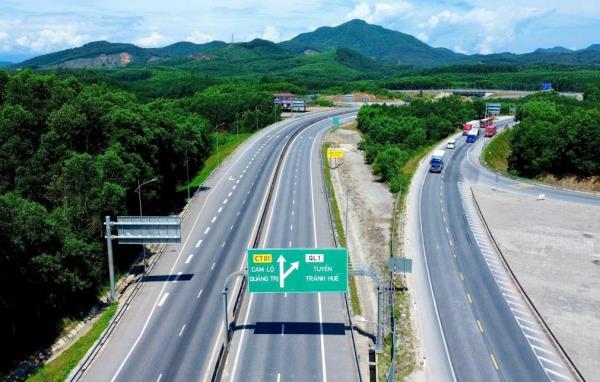 Trạm dừng nghỉ chuẩn loại I trên cao tốc qua Huế đứng bánh vì thiếu đất sạch