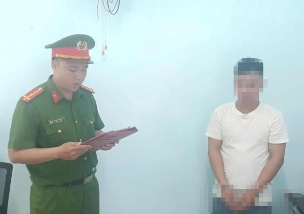 Bắt thanh niên lén lút với tiên nâu