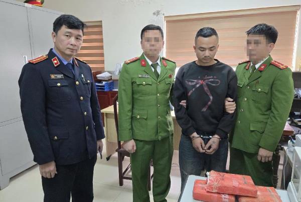 Triệt xóa đường dây mua bán trái phép 18.000 viên ma túy tổng hợp