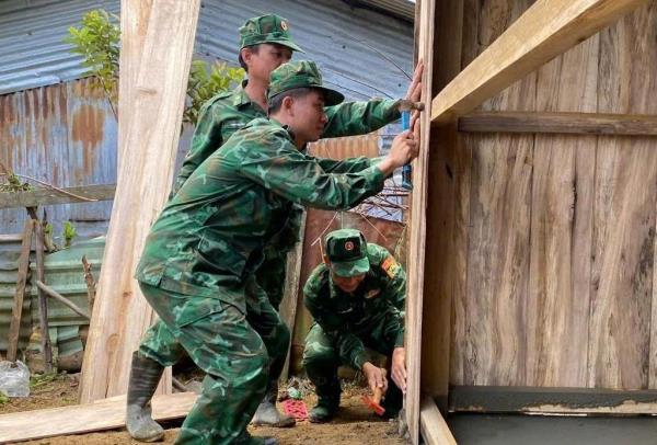Người thủ lĩnh biên phòng luôn gần dân, sát dân