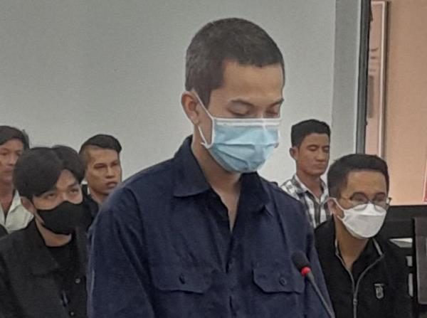 Đi tù vì đánh bạn trọng thương