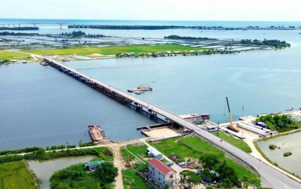Tăng tốc sửa chữa đập Thảo Long giữa sông Hương