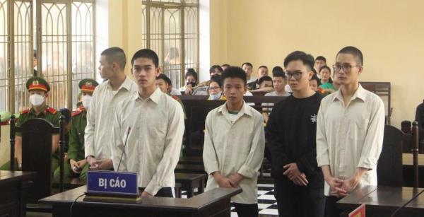 Nhóm thanh niên đánh người vì nghĩ bị nhìn đểu