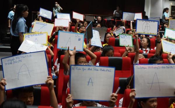 Thiếu nhi Đà Nẵng Theo bước chân những người anh hùng