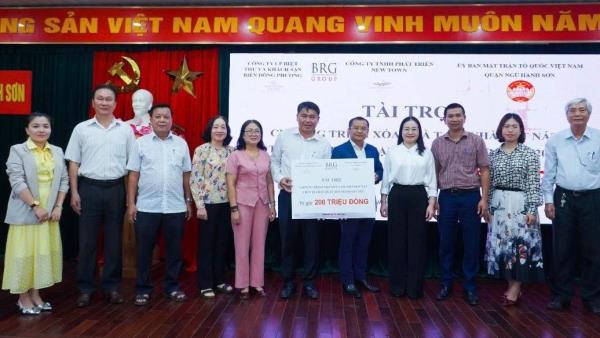 Chung tay xây mái ấm cho nhân dân