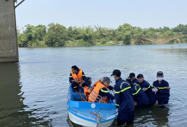 Vớt được thi thể nạn nhân đuối nước