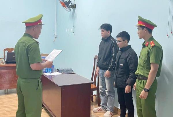 Tóm cả cặp