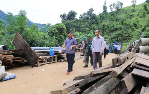 Lãnh đạo tỉnh Quảng Nam kiểm tra, chỉ đạo công tác ứng phó, khắc phục sạt lở