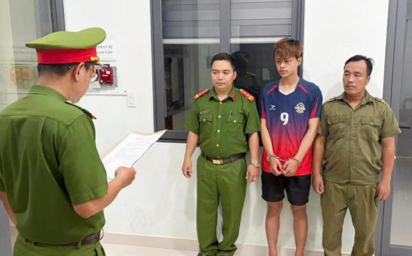 Đạo chích là cháu trong nhà