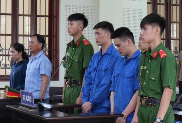 Cặp bài trùng thuê ô-tô tự lái, dùng giấy tờ giả cầm cố chiếm đoạt tiền tỷ