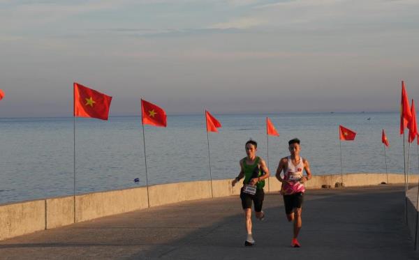 Gần 1.800 VĐV tham gia giải chạy Lý Sơn Half Marathon 2026