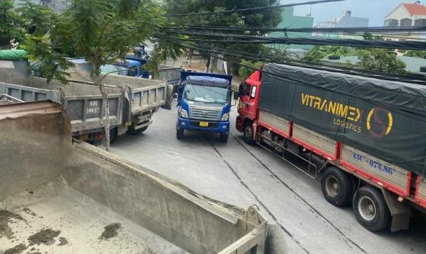 Vận chuyển khoáng sản gây ảnh hưởng trật tự giao thông và môi trường