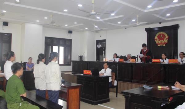Xét xử 3 nữ quái câu kết lừa đảo chiếm đoạt tiền của nhiều người