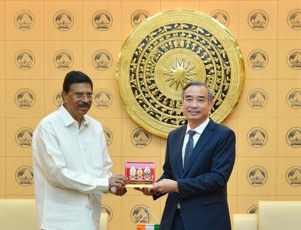 Đà Nẵng trang nghiêm tổ chức cung tiễn xá lợi Đức Phật trở về Ấn Độ