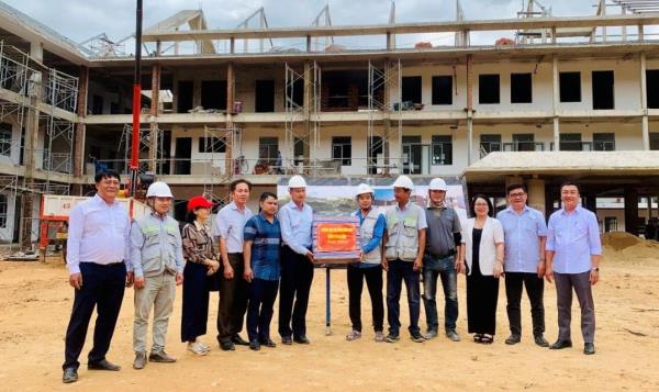 Từ chính sách đã ban hành đến những công trình, lớp học giữa đại ngàn