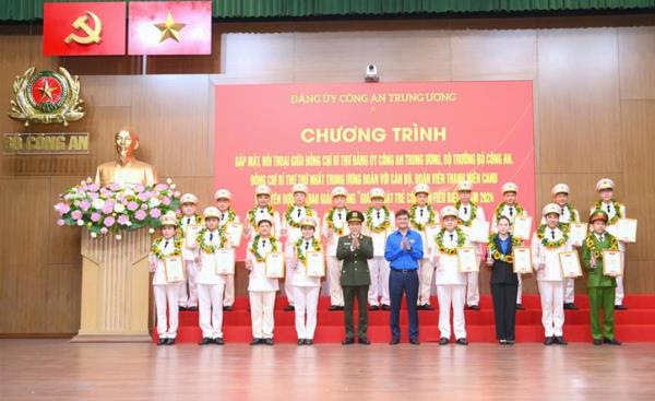 Xung kích, sáng tạo, sẵn sàng có mặt ở mọi nơi khó khăn, gian khổ