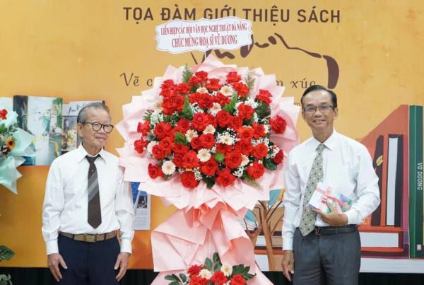 Ra mắt tập sách Vẽ cuộc đời bằng cảm xúc của họa sĩ Vũ Dương