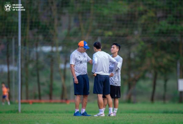 Người hùng, anh ở nơi nao?