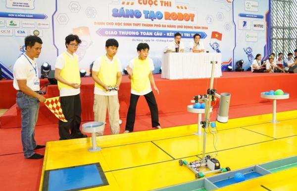 Robot học sinh khuấy động sân chơi công nghệ Đà Nẵng