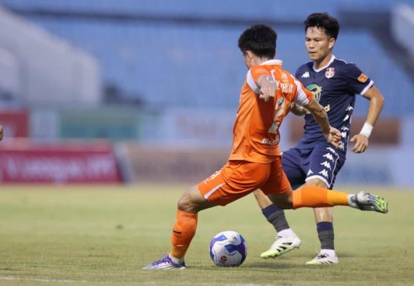 Điểm tựa sân nhà?
