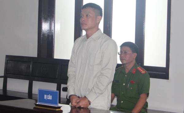 Lừa chiếm tiền bán đất của người quen