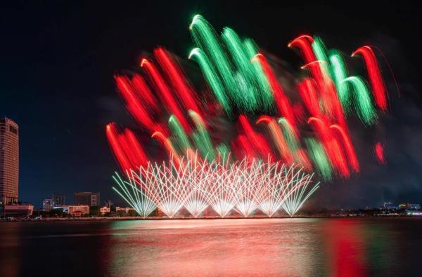 Sông Hàn bùng nổ cảm xúc trong đêm đối đầu Bồ Đào Nha - Vương quốc Anh