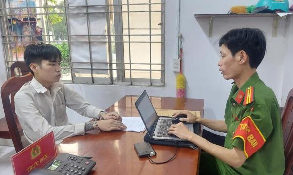 Cháu chế tạo bom xăng đốt nhà ông ngoại vì bị la rầy