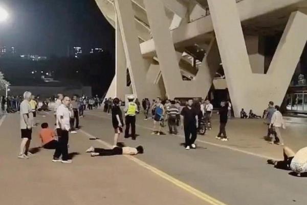 Trung Quốc: Ô-tô lao vào đám đông, 35 người chết