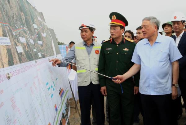 Đẩy nhanh tiến độ thi công Dự án cao tốc Hòa Liên - Túy Loan