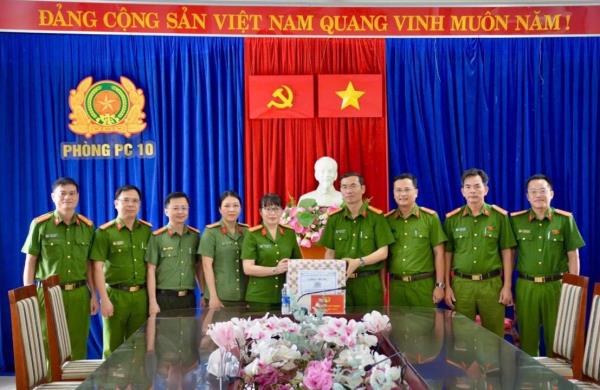 Chúc mừng kỷ niệm 75 năm Ngày truyền thống lực lượng Cảnh sát Quản lý trại giam và Thi hành án hình sự