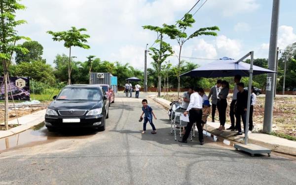 Mượn gió bẻ măng