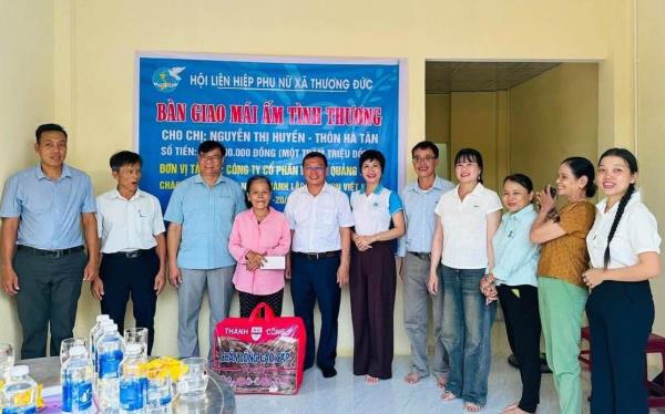 Xây nhà cho phụ nữ có hoàn cảnh khó khăn