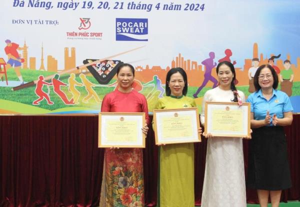 Khen thưởng 5 tập thể, cá nhân xuất sắc trong hoạt động Công đoàn ngành Y tế