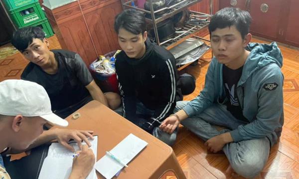 Bắt tận tay