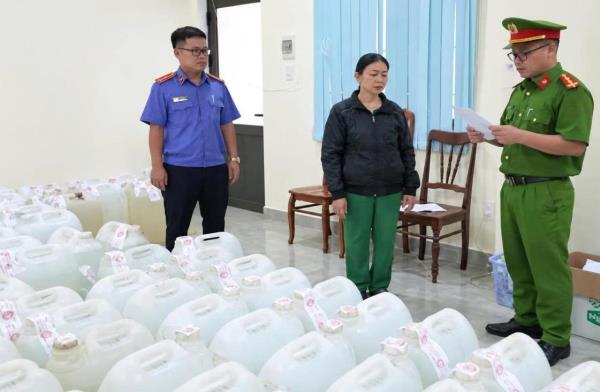 Bán rượu nước lã pha cồn công nghiệp
