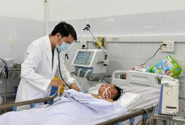 Nắng nóng kéo dài, số ca nhập viện tăng cao