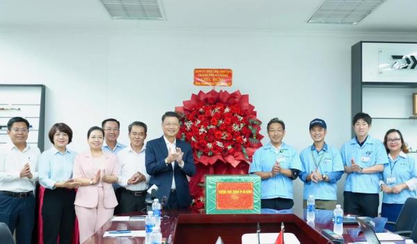 Lãnh đạo TP Đà Nẵng thăm, chúc mừng doanh nghiệp nhân ngày Doanh nhân Việt Nam
