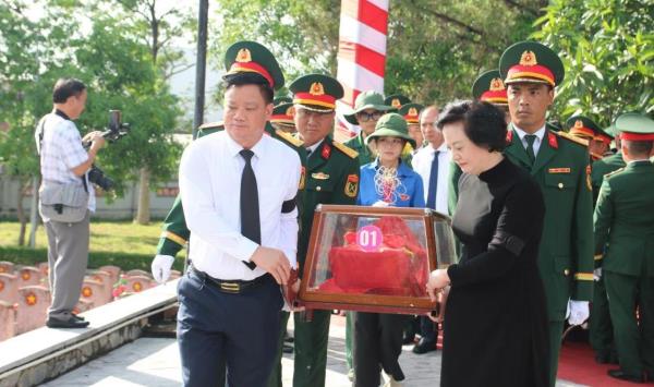 Truy điệu, an táng 80 hài cốt liệt sĩ quân tình nguyện và chuyên gia Việt Nam hy sinh tại Lào