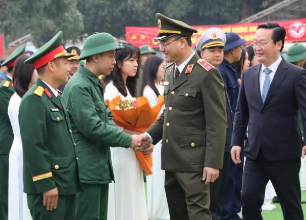 Tổ quốc gọi, chúng con lên đường