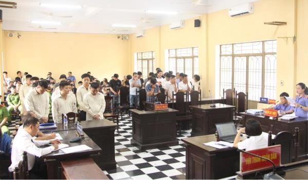 Nhóm bác thằng bần lãnh án