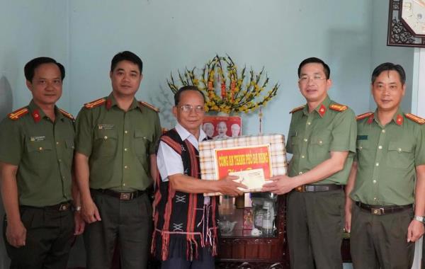 Thực hiện 8 nhóm nhiệm vụ triển khai sắp xếp, kiện toàn thôn, tổ dân phố