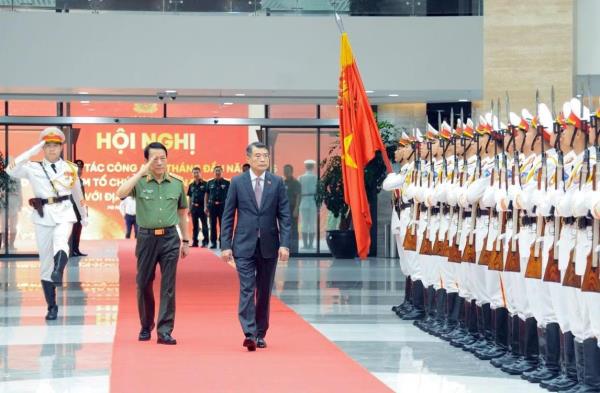 Kiến tạo môi trường an ninh, an toàn cho phát triển để đất nước bứt phá đi lên