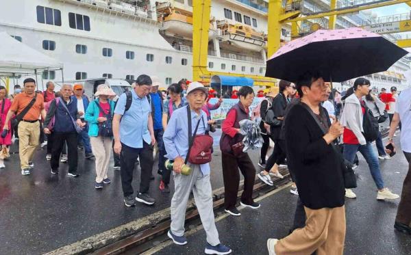 Khách quốc tế đến Việt Nam tăng hơn 41%