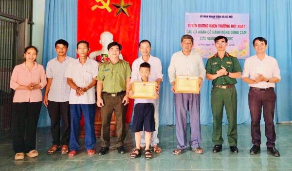 Khen thưởng đột xuất các cá nhân dũng cảm cứu người
