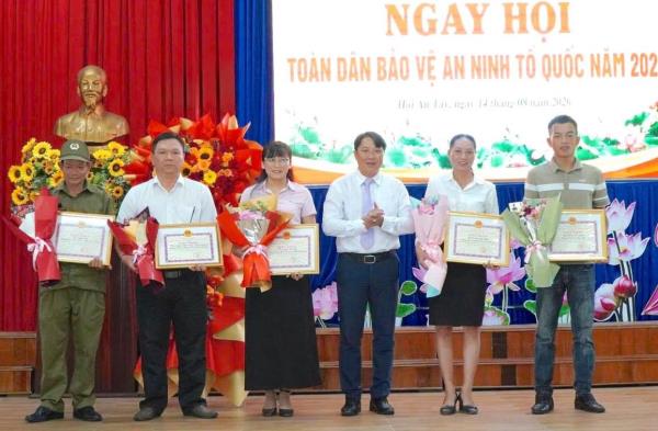 Hội An Tây phát động mạnh mẽ phong trào toàn dân bảo vệ an ninh Tổ quốc