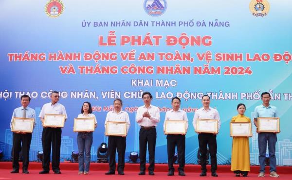 Tăng cường bảo vệ người lao động