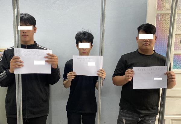 Chôm cán cờ để chế hung khí